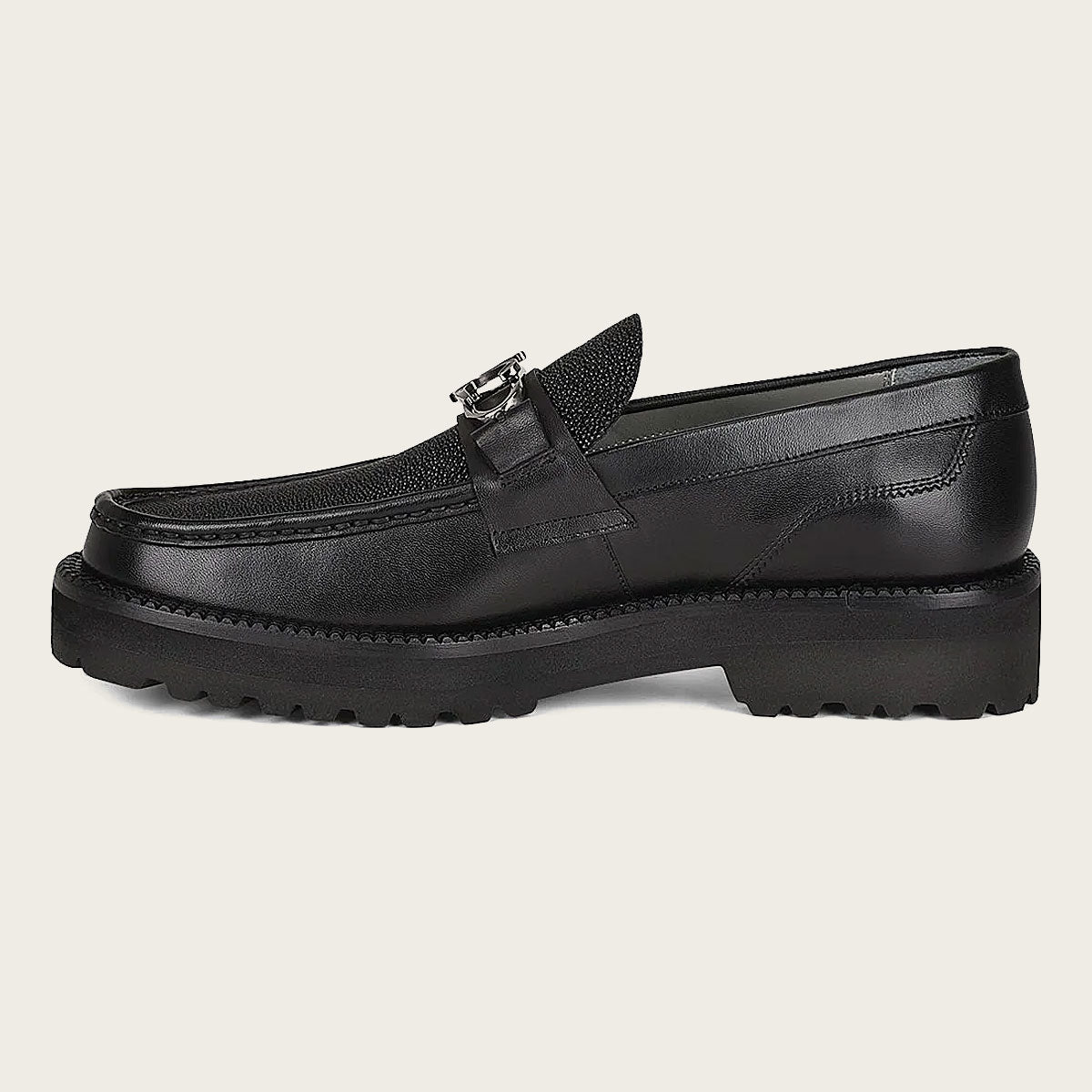 Men loafer shoe in black genuine stingray leather