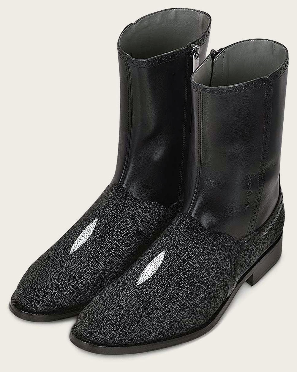 Cuadra Black Boots: Superior grip on various terrains with TPU soles. 