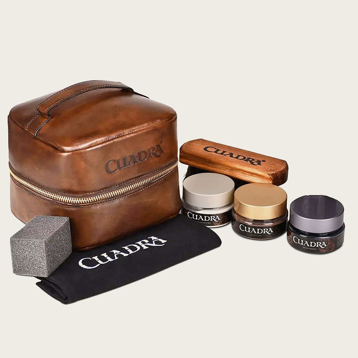 Elevate your leather care routine with our exquisite bovine leather Cuadra Cleaning Kit.