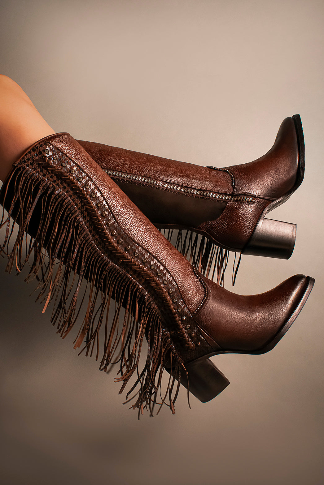 Handwoven brown leather boot, for women - 3F69RS - Cuadra Shop