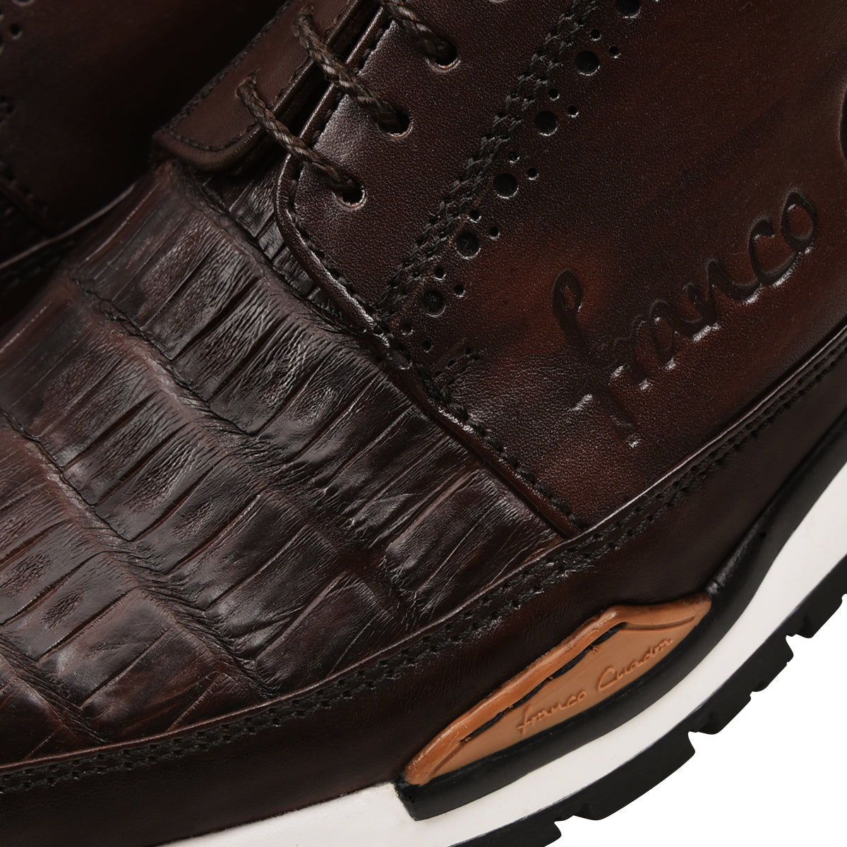 Leather details and subtle Franco cuadra monogram