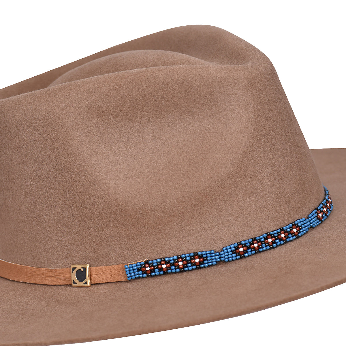Sombrero Cuadra con cintillo en piel de bovino y detalles de chaquiras
